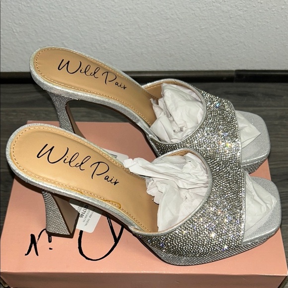 Wild Pair Rashele Platform Dress Sandals - Picture 6 of 7